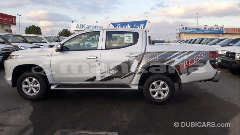 Big with watermark mitsubishi l200 abhasia import dubai 2392