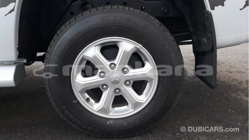 Big with watermark mitsubishi l200 abhasia import dubai 2392