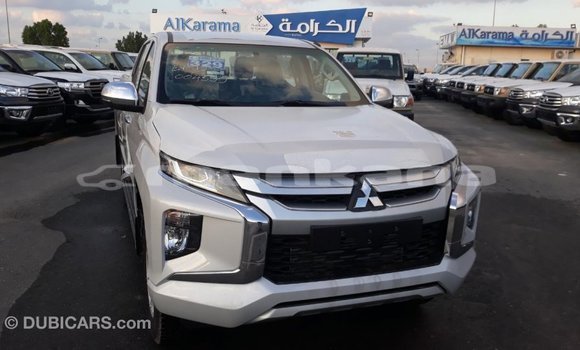 Buy Import Mitsubishi L200 White Car in Import - Dubai in Abhasia Buy Import Mitsubishi L200 White Car in Import - Dubai in Abhasia