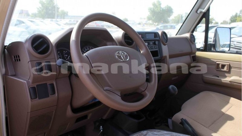 Big with watermark toyota land cruiser abhasia import dubai 2396