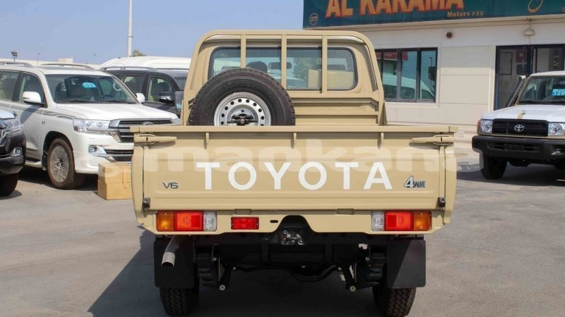 Big with watermark toyota land cruiser abhasia import dubai 2396