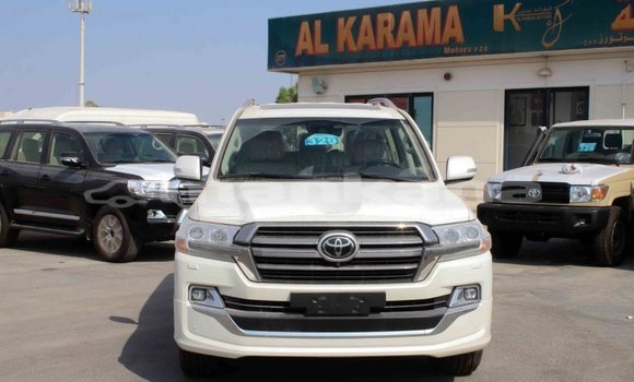 Buy Import Toyota Land Cruiser White Car in Import - Dubai in Abhasia Buy Import Toyota Land Cruiser White Car in Import - Dubai in Abhasia
