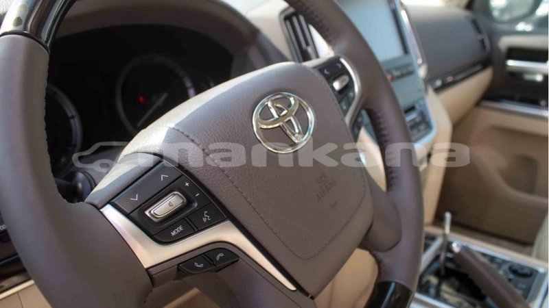 Big with watermark toyota land cruiser abhasia import dubai 2398