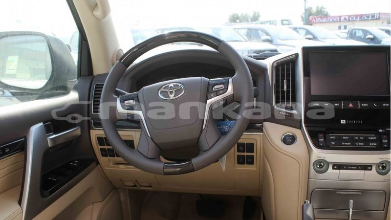 Big with watermark toyota land cruiser abhasia import dubai 2398