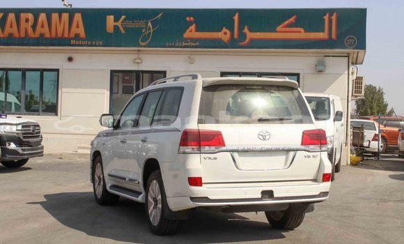 Buy Import Toyota Land Cruiser White Car in Import - Dubai in Abhasia Buy Import Toyota Land Cruiser White Car in Import - Dubai in Abhasia
