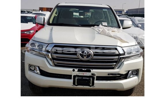 Buy Import Toyota Land Cruiser White Car in Import - Dubai in Abhasia Buy Import Toyota Land Cruiser White Car in Import - Dubai in Abhasia
