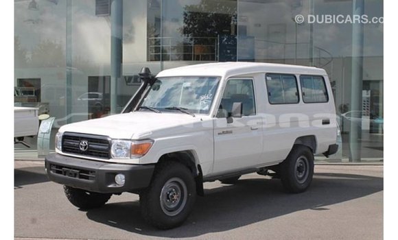 Buy Import Toyota Land Cruiser White Car in Import - Dubai in Abhasia Buy Import Toyota Land Cruiser White Car in Import - Dubai in Abhasia