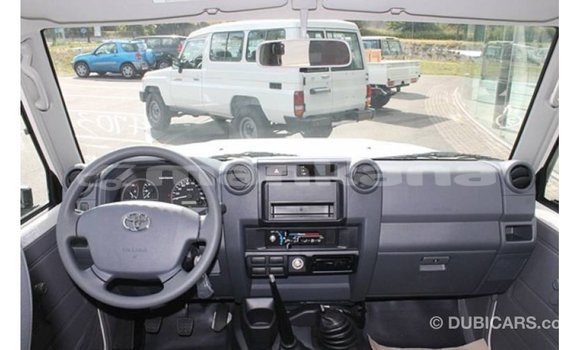 Buy Import Toyota Land Cruiser White Car in Import - Dubai in Abhasia Buy Import Toyota Land Cruiser White Car in Import - Dubai in Abhasia