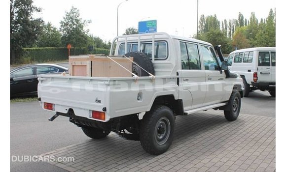 Buy Import Toyota Land Cruiser White Car in Import - Dubai in Abhasia Buy Import Toyota Land Cruiser White Car in Import - Dubai in Abhasia
