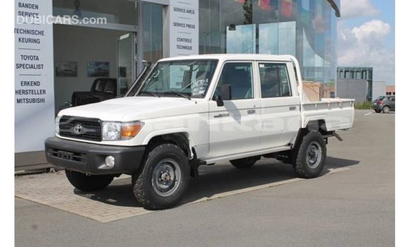 Buy Import Toyota Land Cruiser White Car in Import - Dubai in Abhasia Buy Import Toyota Land Cruiser White Car in Import - Dubai in Abhasia