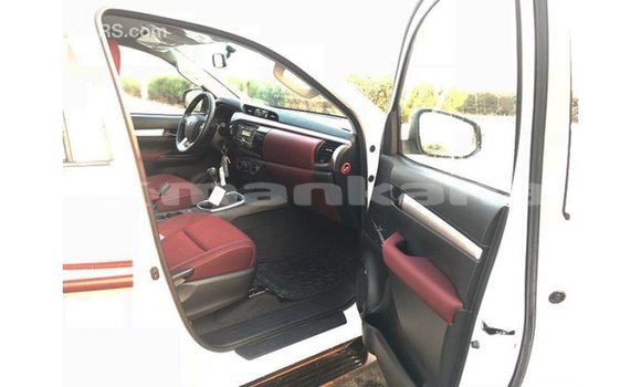 Buy Import Toyota Hilux White Car in Import - Dubai in Abhasia Buy Import Toyota Hilux White Car in Import - Dubai in Abhasia