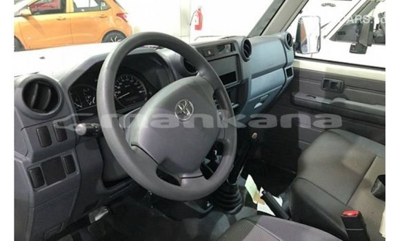 Buy Import Toyota Land Cruiser White Car in Import - Dubai in Abhasia Buy Import Toyota Land Cruiser White Car in Import - Dubai in Abhasia