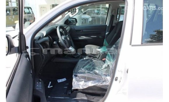 Buy Import Toyota Hilux White Car in Import - Dubai in Abhasia Buy Import Toyota Hilux White Car in Import - Dubai in Abhasia