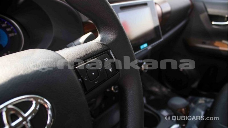 Big with watermark toyota hilux abhasia import dubai 2462