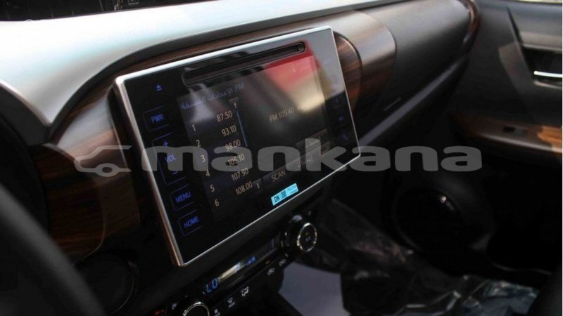 Big with watermark toyota hilux abhasia import dubai 2462