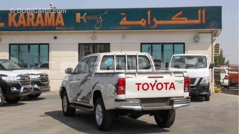 Big with watermark toyota hilux abhasia import dubai 2462