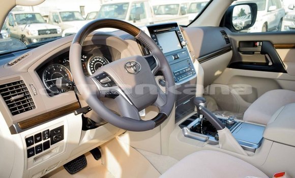 Buy Import Toyota Land Cruiser White Car in Import - Dubai in Abhasia Buy Import Toyota Land Cruiser White Car in Import - Dubai in Abhasia