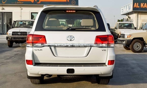 Buy Import Toyota Land Cruiser White Car in Import - Dubai in Abhasia Buy Import Toyota Land Cruiser White Car in Import - Dubai in Abhasia