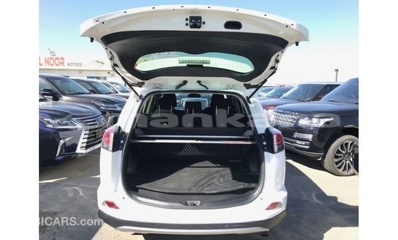 Buy Import Toyota HiAce White Truck in Import - Dubai in Abhasia Buy Import Toyota HiAce White Truck in Import - Dubai in Abhasia