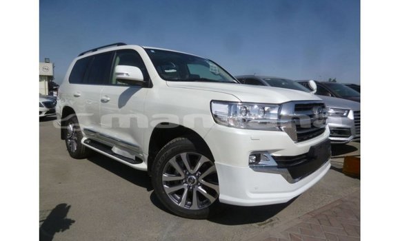 Buy Import Toyota Land Cruiser White Car in Import - Dubai in Abhasia Buy Import Toyota Land Cruiser White Car in Import - Dubai in Abhasia
