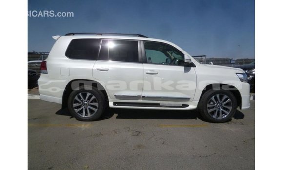 Buy Import Toyota Land Cruiser White Car in Import - Dubai in Abhasia Buy Import Toyota Land Cruiser White Car in Import - Dubai in Abhasia