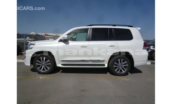 Buy Import Toyota Land Cruiser White Car in Import - Dubai in Abhasia Buy Import Toyota Land Cruiser White Car in Import - Dubai in Abhasia