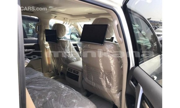 Buy Import Toyota Land Cruiser White Car in Import - Dubai in Abhasia Buy Import Toyota Land Cruiser White Car in Import - Dubai in Abhasia