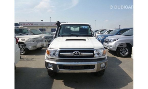 Buy Import Toyota Land Cruiser White Car in Import - Dubai in Abhasia Buy Import Toyota Land Cruiser White Car in Import - Dubai in Abhasia