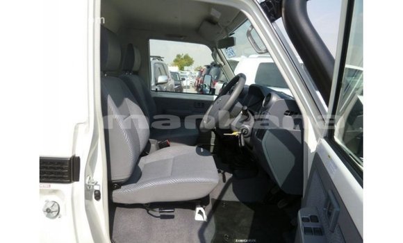 Buy Import Toyota Land Cruiser White Car in Import - Dubai in Abhasia Buy Import Toyota Land Cruiser White Car in Import - Dubai in Abhasia