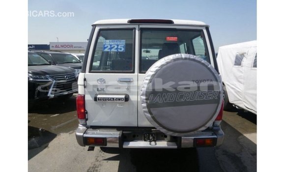 Buy Import Toyota Land Cruiser White Car in Import - Dubai in Abhasia Buy Import Toyota Land Cruiser White Car in Import - Dubai in Abhasia