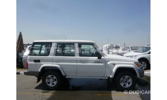Buy Import Toyota Land Cruiser White Car in Import - Dubai in Abhasia Buy Import Toyota Land Cruiser White Car in Import - Dubai in Abhasia