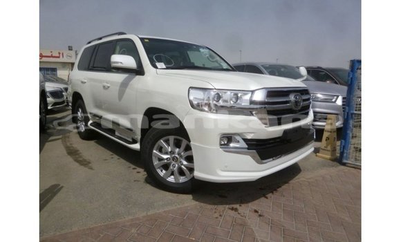 Buy Import Toyota Land Cruiser White Car in Import - Dubai in Abhasia Buy Import Toyota Land Cruiser White Car in Import - Dubai in Abhasia