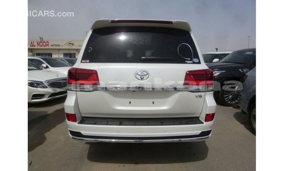 Buy Import Toyota Land Cruiser White Car in Import - Dubai in Abhasia Buy Import Toyota Land Cruiser White Car in Import - Dubai in Abhasia