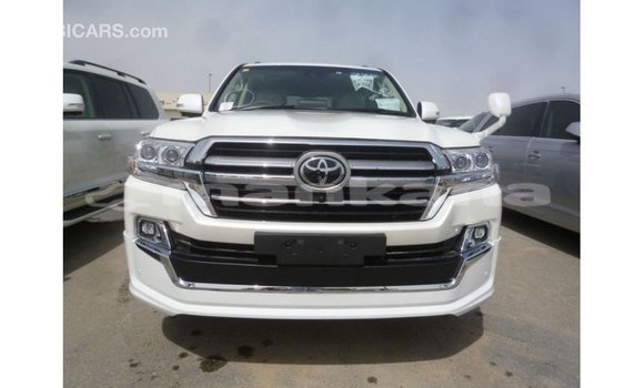 Buy Import Toyota Land Cruiser White Car in Import - Dubai in Abhasia Buy Import Toyota Land Cruiser White Car in Import - Dubai in Abhasia