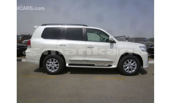 Buy Import Toyota Land Cruiser White Car in Import - Dubai in Abhasia Buy Import Toyota Land Cruiser White Car in Import - Dubai in Abhasia