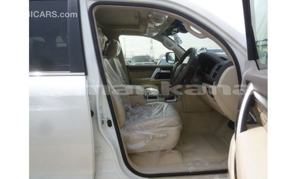 Buy Import Toyota Land Cruiser White Car in Import - Dubai in Abhasia Buy Import Toyota Land Cruiser White Car in Import - Dubai in Abhasia