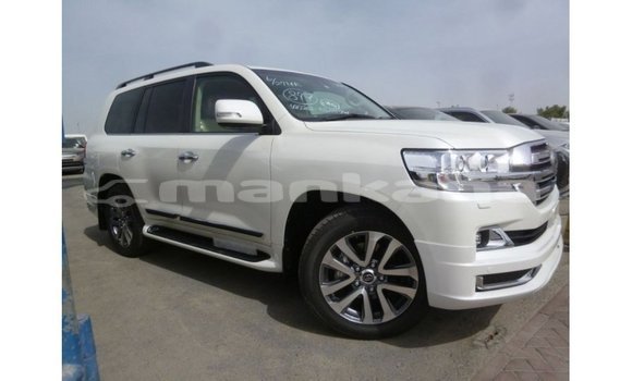 Buy Import Toyota Land Cruiser White Car in Import - Dubai in Abhasia Buy Import Toyota Land Cruiser White Car in Import - Dubai in Abhasia