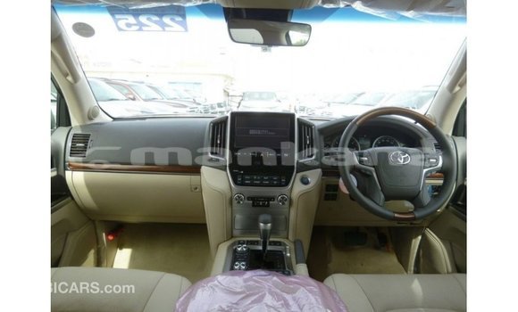 Buy Import Toyota Land Cruiser White Car in Import - Dubai in Abhasia Buy Import Toyota Land Cruiser White Car in Import - Dubai in Abhasia
