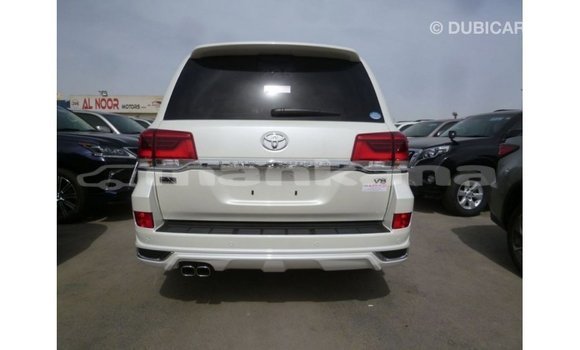 Buy Import Toyota Land Cruiser White Car in Import - Dubai in Abhasia Buy Import Toyota Land Cruiser White Car in Import - Dubai in Abhasia
