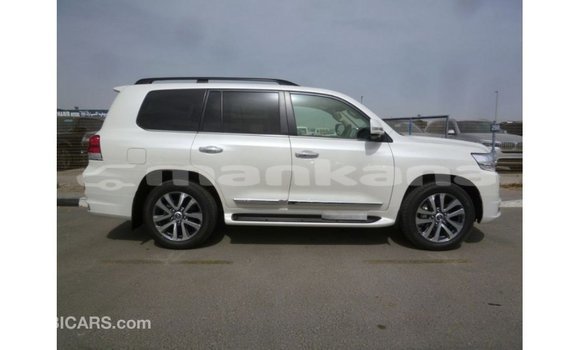 Buy Import Toyota Land Cruiser White Car in Import - Dubai in Abhasia Buy Import Toyota Land Cruiser White Car in Import - Dubai in Abhasia
