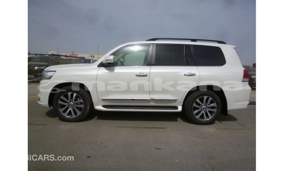 Buy Import Toyota Land Cruiser White Car in Import - Dubai in Abhasia Buy Import Toyota Land Cruiser White Car in Import - Dubai in Abhasia