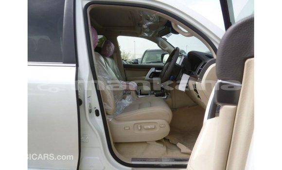 Buy Import Toyota Land Cruiser White Car in Import - Dubai in Abhasia Buy Import Toyota Land Cruiser White Car in Import - Dubai in Abhasia