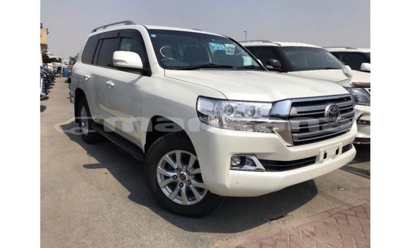 Buy Import Toyota Land Cruiser White Car in Import - Dubai in Abhasia Buy Import Toyota Land Cruiser White Car in Import - Dubai in Abhasia