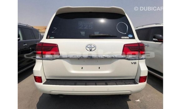Buy Import Toyota Land Cruiser White Car in Import - Dubai in Abhasia Buy Import Toyota Land Cruiser White Car in Import - Dubai in Abhasia