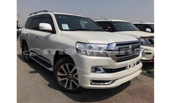 Buy Import Toyota Land Cruiser White Car in Import - Dubai in Abhasia Buy Import Toyota Land Cruiser White Car in Import - Dubai in Abhasia