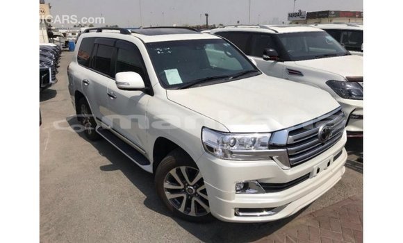 Buy Import Toyota Land Cruiser White Car in Import - Dubai in Abhasia Buy Import Toyota Land Cruiser White Car in Import - Dubai in Abhasia