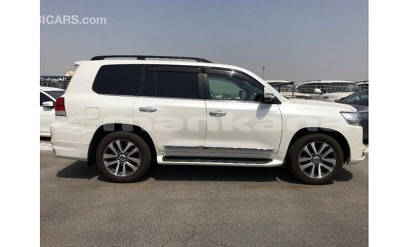 Buy Import Toyota Land Cruiser White Car in Import - Dubai in Abhasia Buy Import Toyota Land Cruiser White Car in Import - Dubai in Abhasia