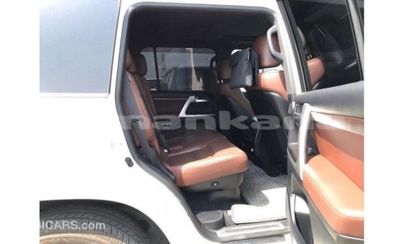 Buy Import Toyota Land Cruiser White Car in Import - Dubai in Abhasia Buy Import Toyota Land Cruiser White Car in Import - Dubai in Abhasia