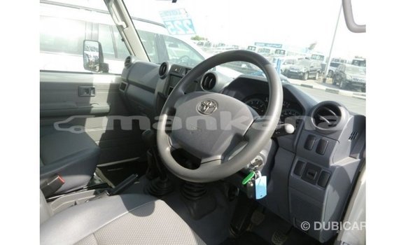 Buy Import Toyota Land Cruiser White Car in Import - Dubai in Abhasia Buy Import Toyota Land Cruiser White Car in Import - Dubai in Abhasia