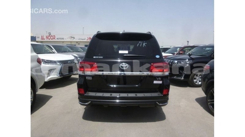Big with watermark toyota land cruiser abhasia import dubai 2507